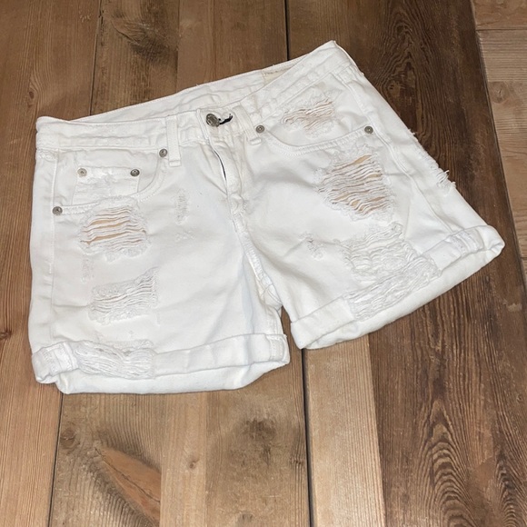 Rag & Bone Cuffed Shorts in EXCELLENT CONDITION! - Picture 1 of 6